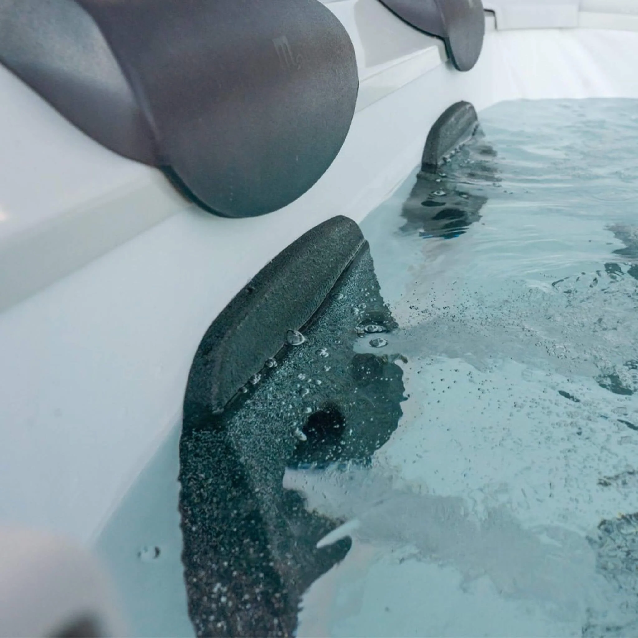 MSpa Oslo Supreme 6-Person 120 Jets Square Spa W/ LED Lights & Integrated App Control [F-OS063W] (SAK93516) - Image 10